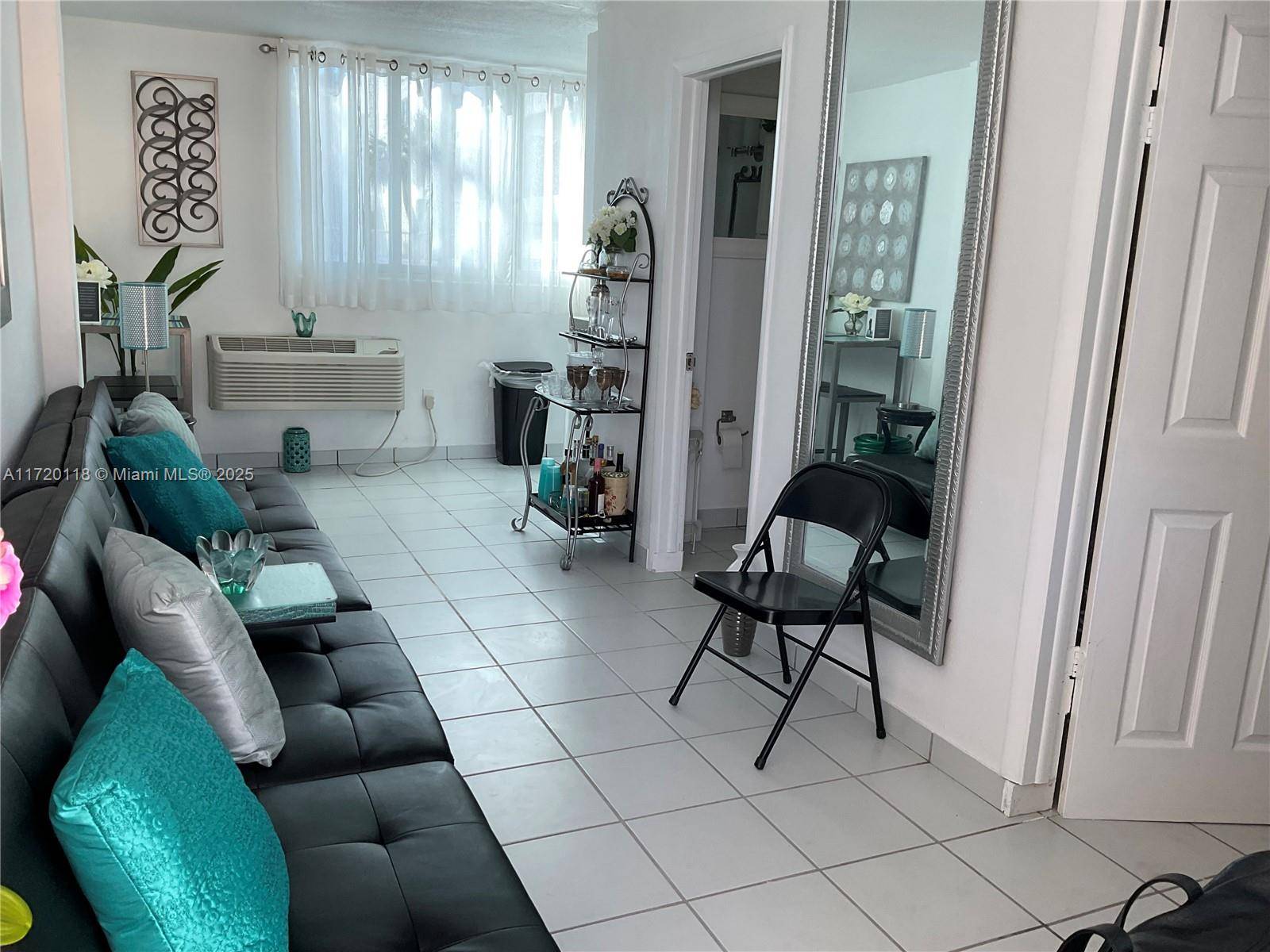 Miami Beach, FL 33140,5445 Collins Ave #CU28
