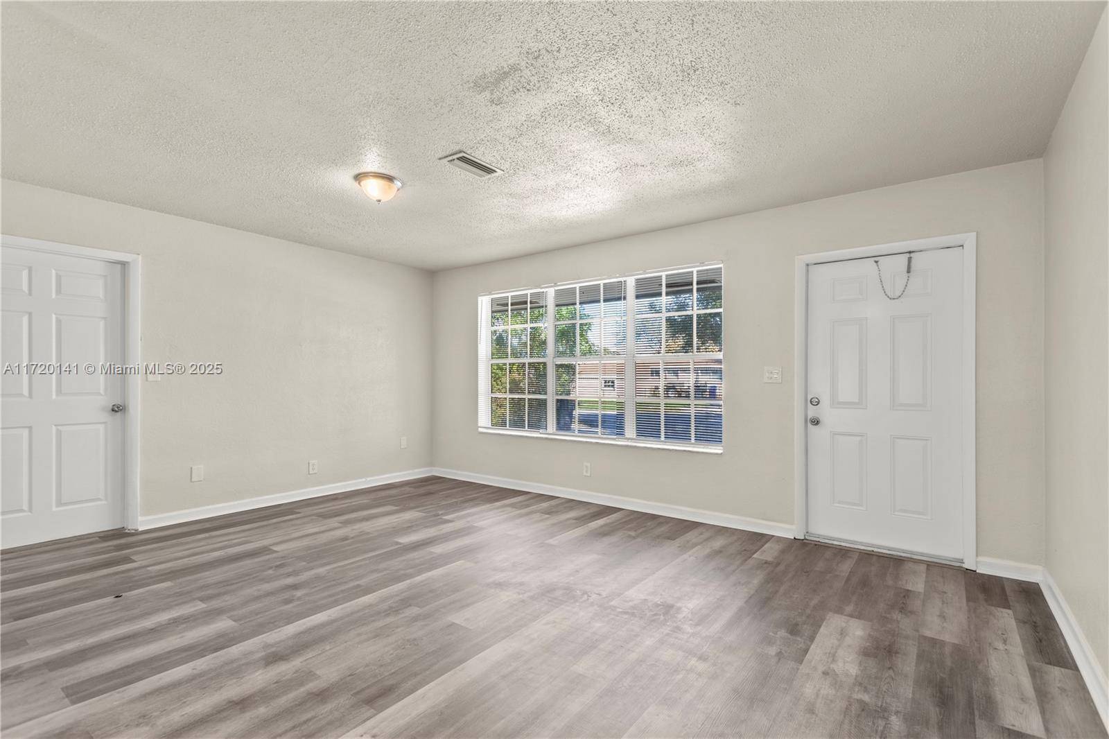 Hollywood, FL 33024,1160 N 66th Ave