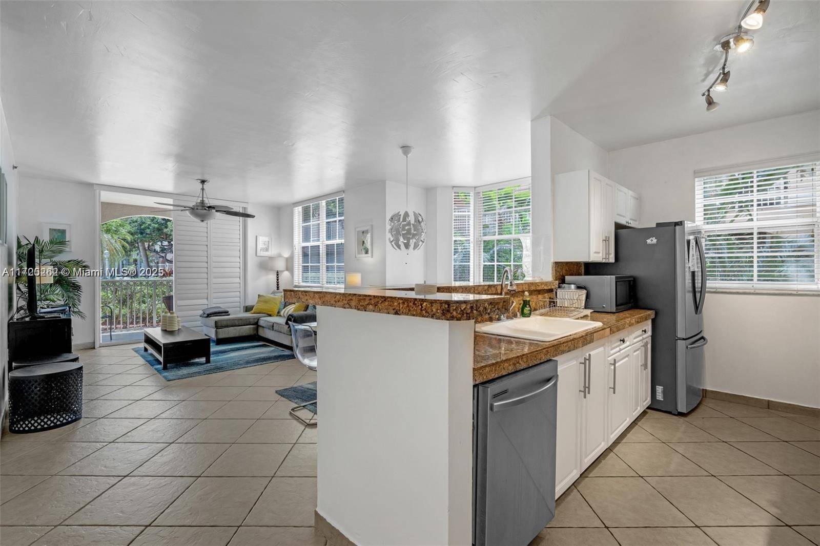 Aventura, FL 33180,19877 E Country Club Dr #3-107