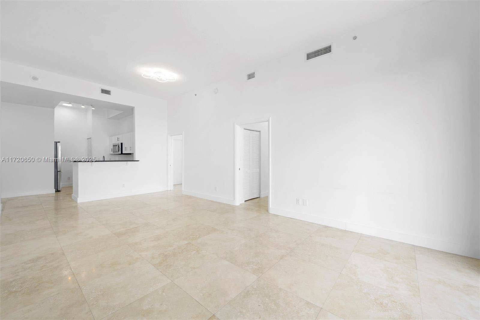 Miami, FL 33131,325 S Biscayne Blvd #LPH26