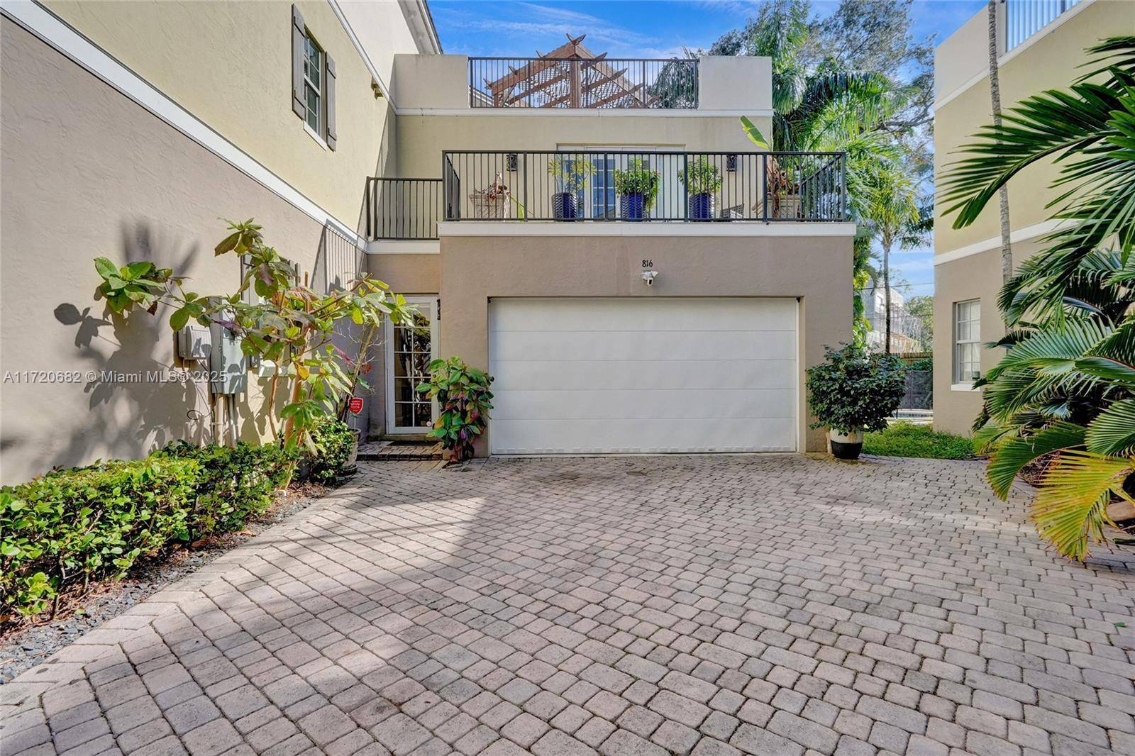 Fort Lauderdale, FL 33315,816 SW 10th St