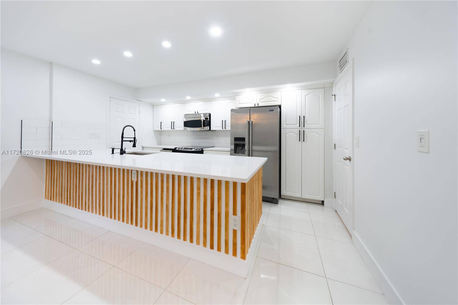 North Miami Beach, FL 33160,3736 NE 166th St