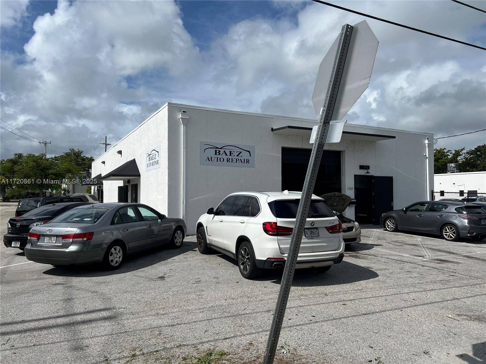 Fort Lauderdale, FL 33304,707 NE 11th St