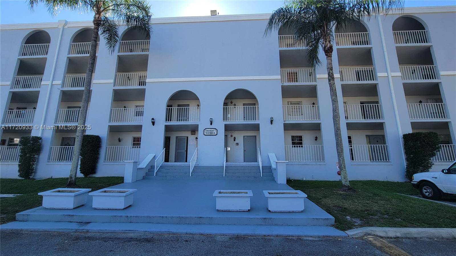 Pembroke Pines, FL 33024,7980 N French Dr #3-303