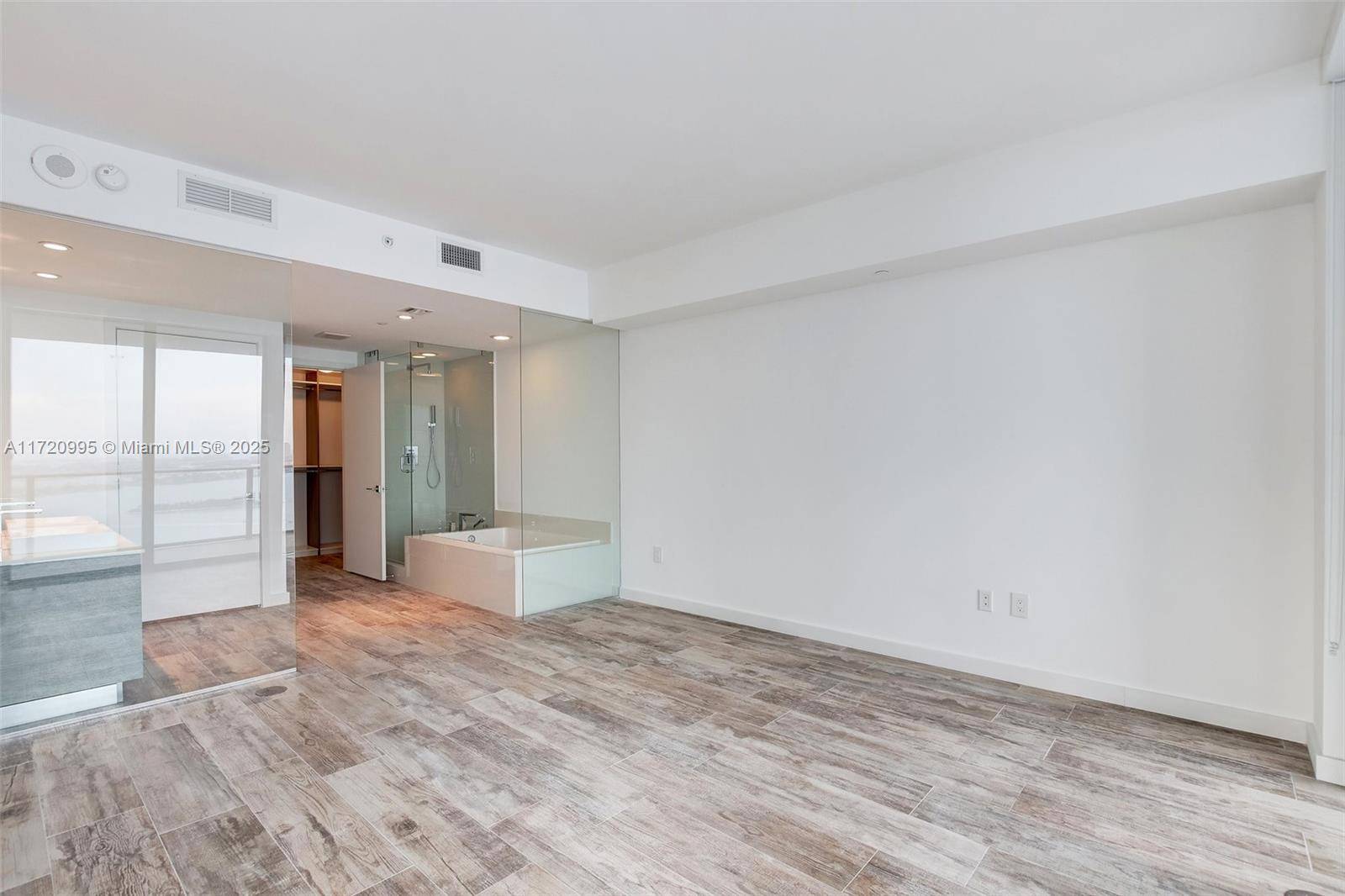 Miami, FL 33137,650 NE 32nd St #3401