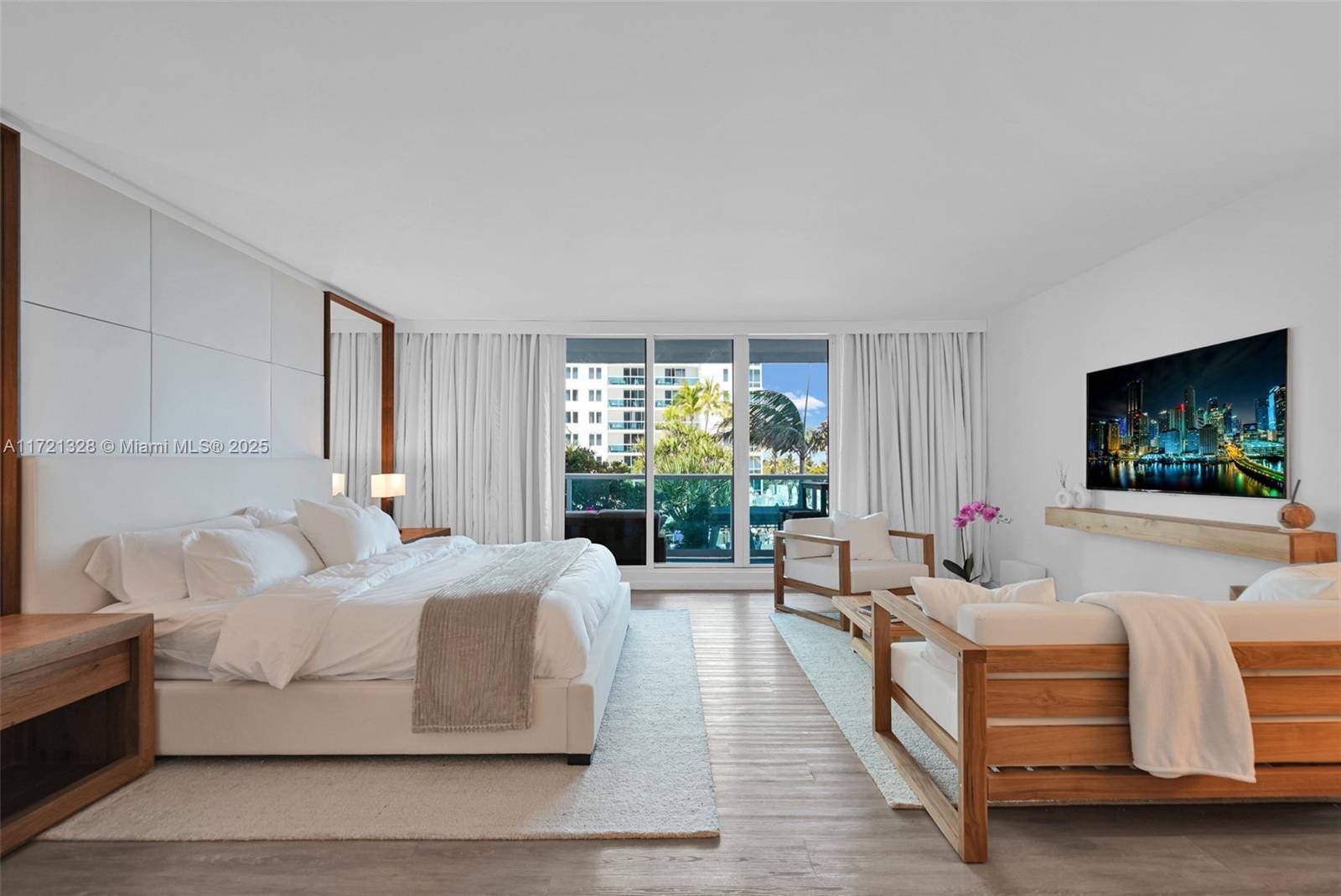 Miami Beach, FL 33139,2301 Collins Ave #411