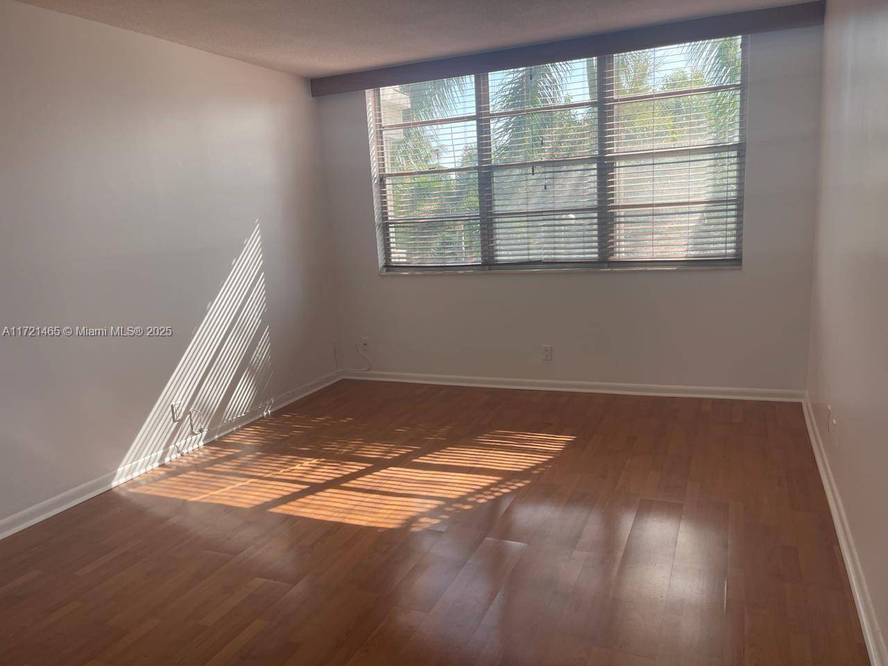 Hallandale Beach, FL 33009,3181 S Ocean Dr #306