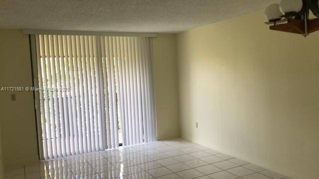 Miami, FL 33186,14501 N Kendall Dr #411H