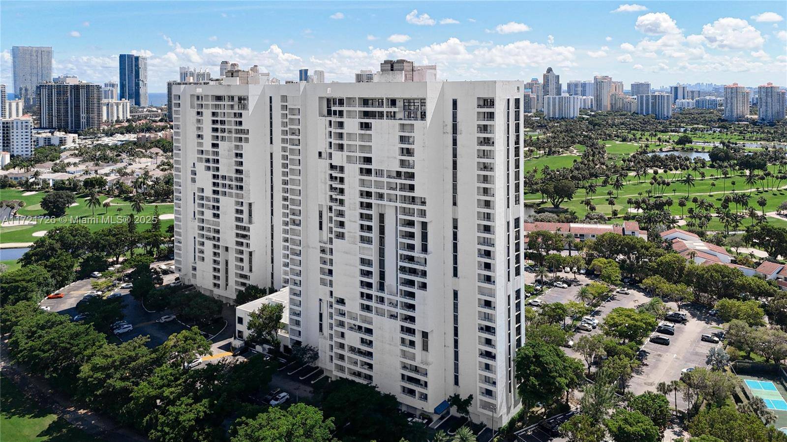 Aventura, FL 33180,20225 NE 34th Ct #817