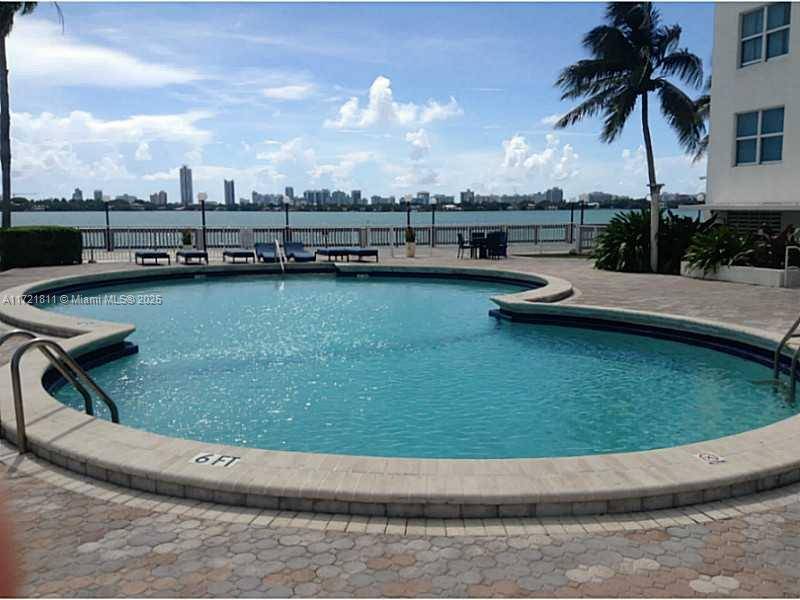 North Bay Village, FL 33141,7501 E TREASURE DR #1H
