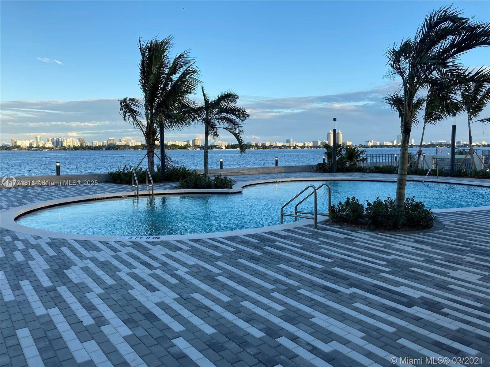 North Bay Village, FL 33141,7501 E TREASURE DR #1H