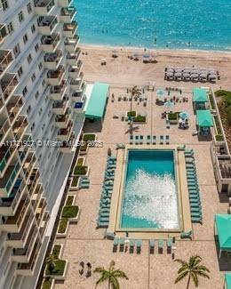 Hollywood, FL 33019,3725 S Ocean Dr #PH04