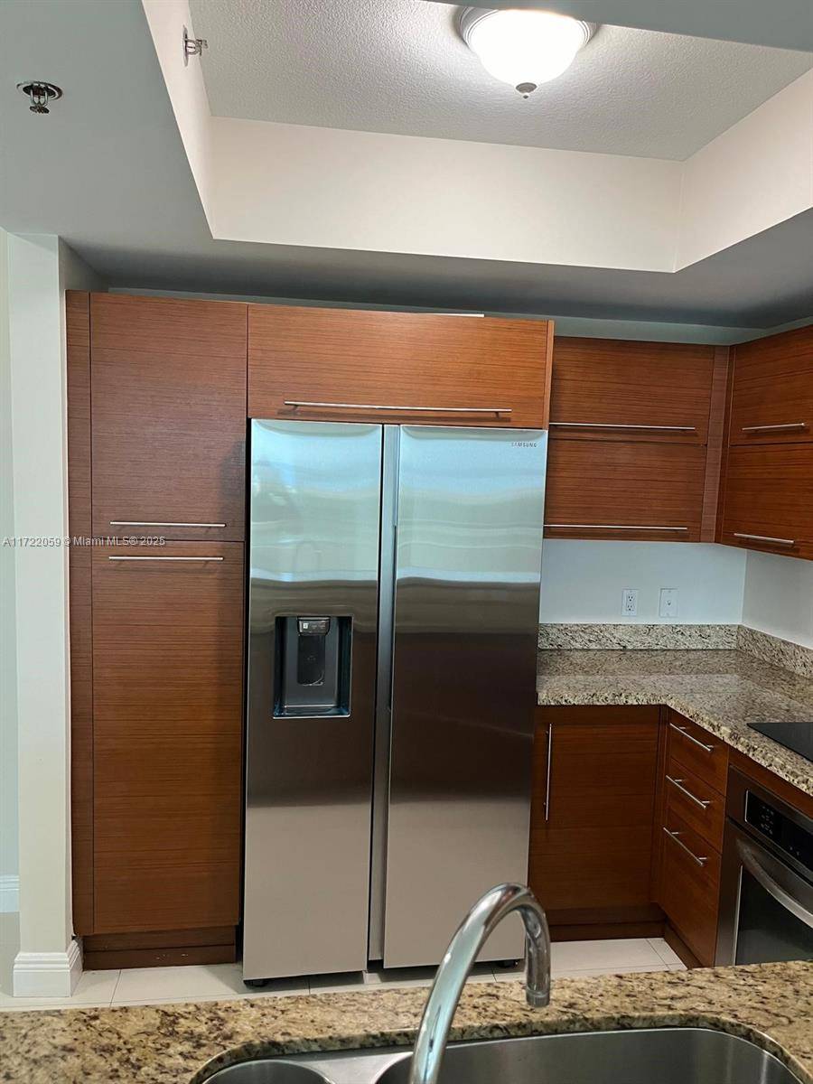 Sunrise, FL 33323,2681 N Flamingo Rd #703S
