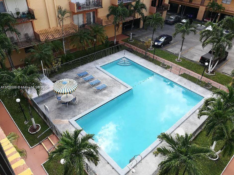 Hialeah, FL 33012,1900 W 54th St #303