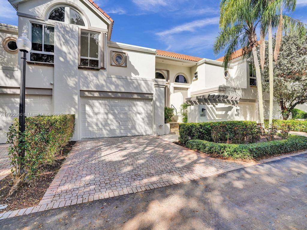 Pinecrest, FL 33156,8850 SW 67th Ct