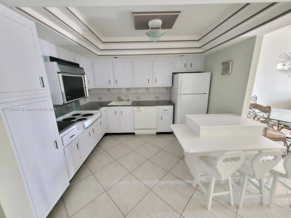 Aventura, FL 33160,18041 Biscayne Blvd #203