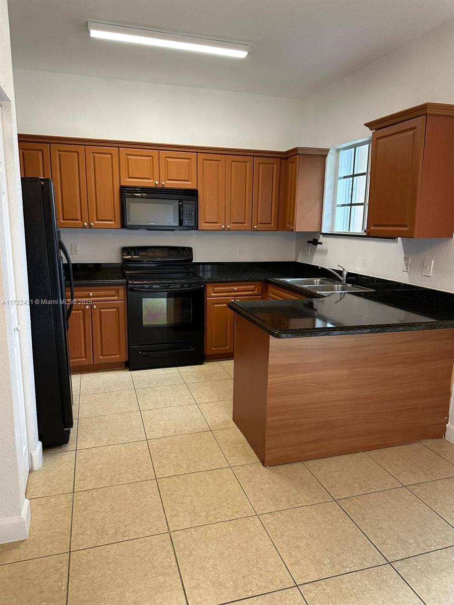 Homestead, FL 33033,2589 NE 4th St #205