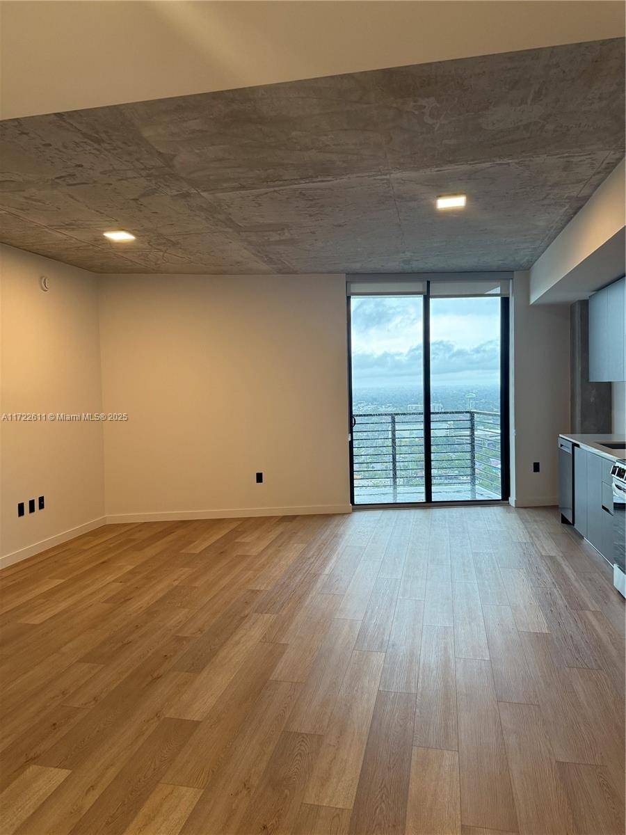 Fort Lauderdale, FL 33315,307 SW 5th St #2415