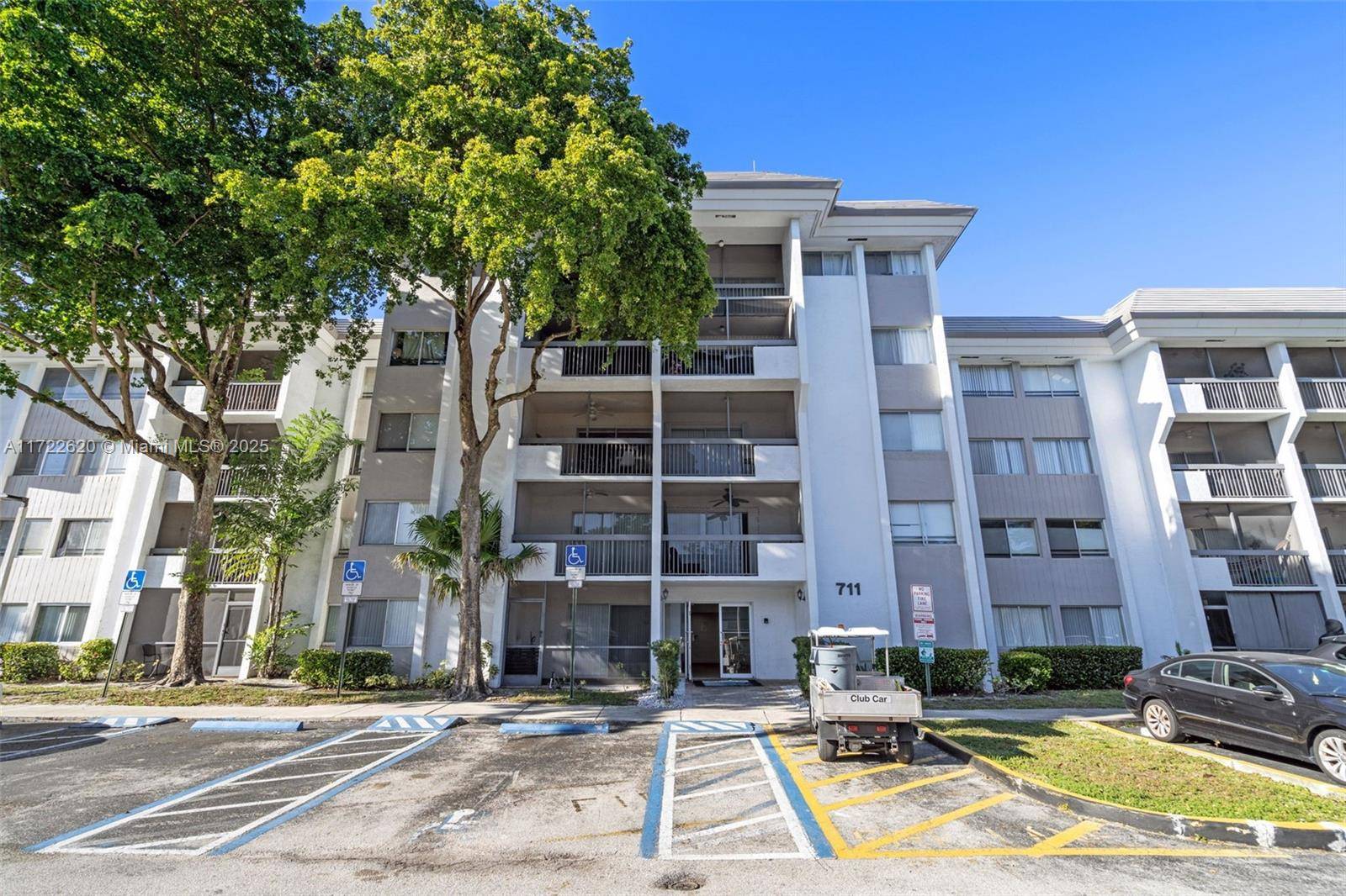 Plantation, FL 33324,711 N Pine Island Rd #406