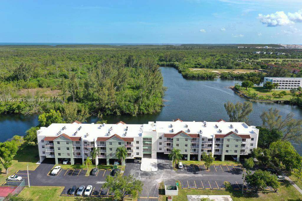 Cutler Bay, FL 33189,8240 SW 210 th #320