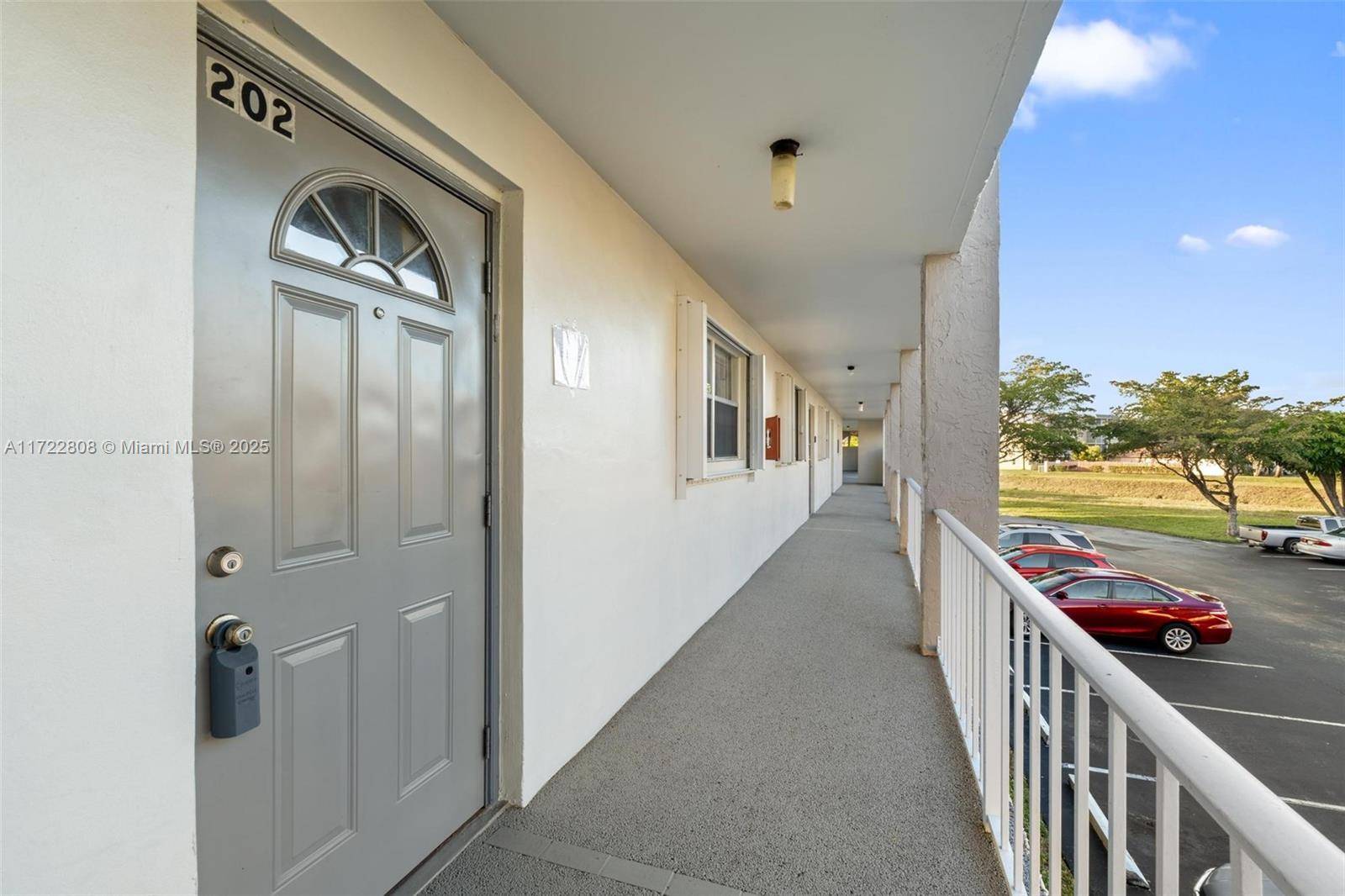 Sunrise, FL 33322,8450 Sunrise Lakes Blvd #202