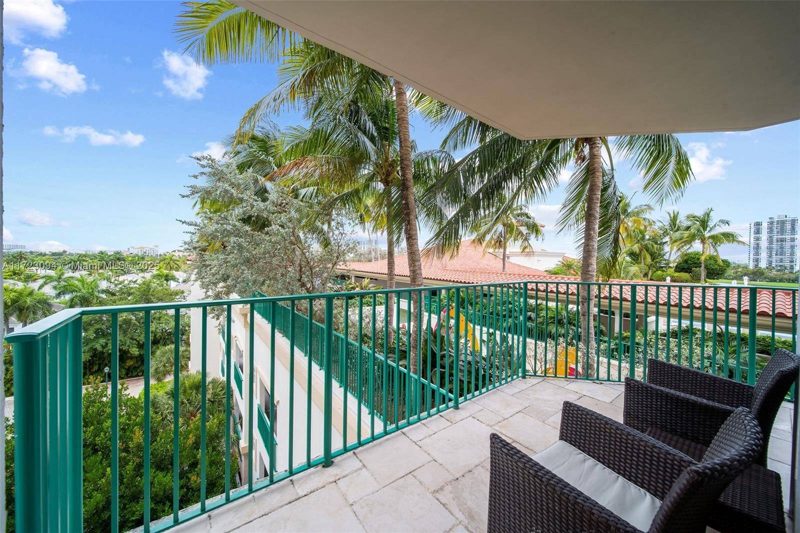 Aventura, FL 33180,19900 E Country Club Dr #610