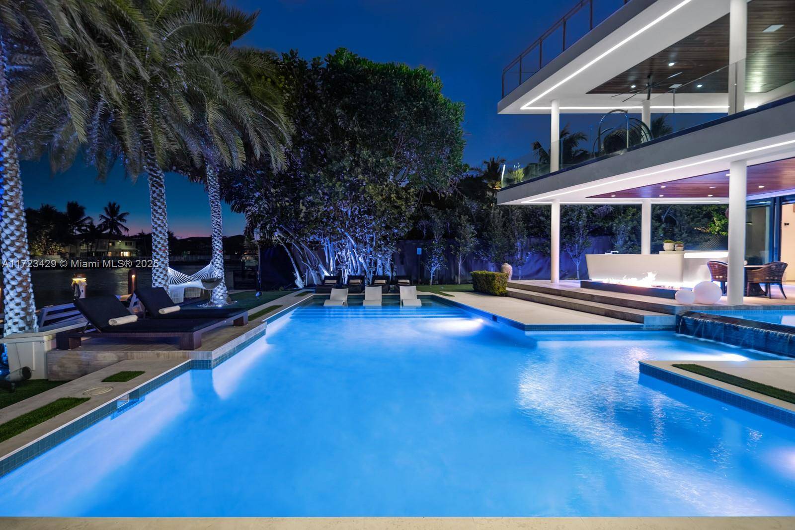 Miami Beach, FL 33140,528 Lakeview Ct