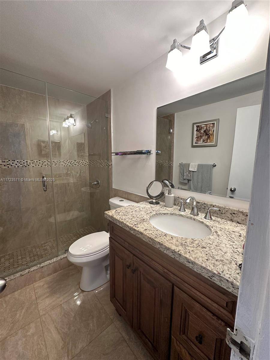Hollywood, FL 33019,3505 S Ocean Dr #401