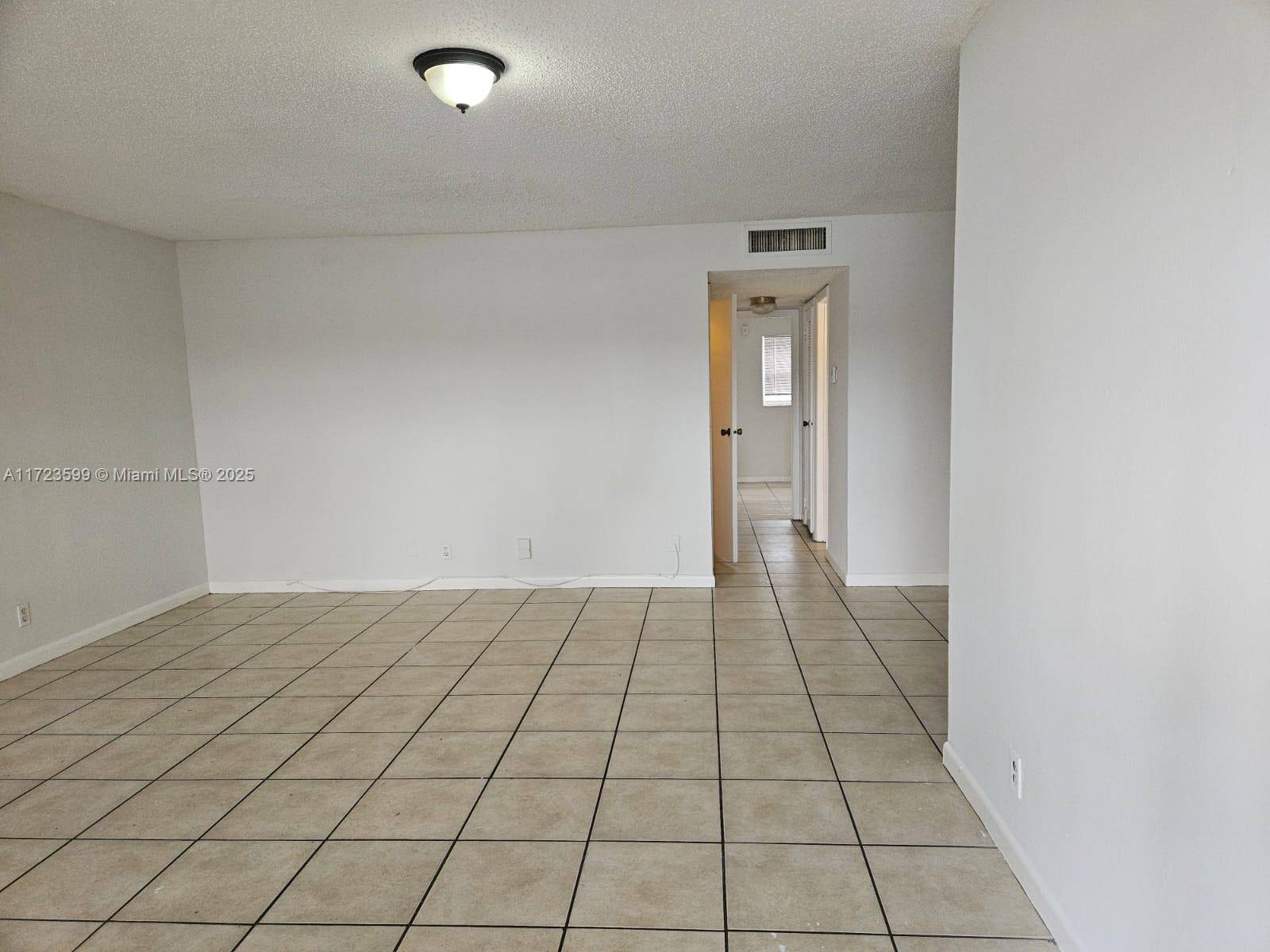 Lauderhill, FL 33313,4160 NW 21st St #215-E