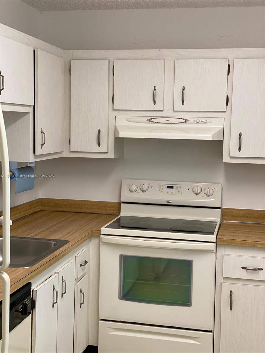 North Lauderdale, FL 33068,1800 SW 81st Ave #1407