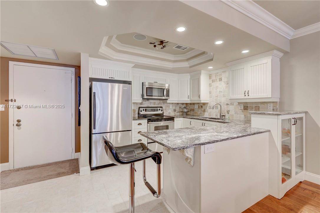 Hallandale Beach, FL 33009,600 Three Islands Blvd #116