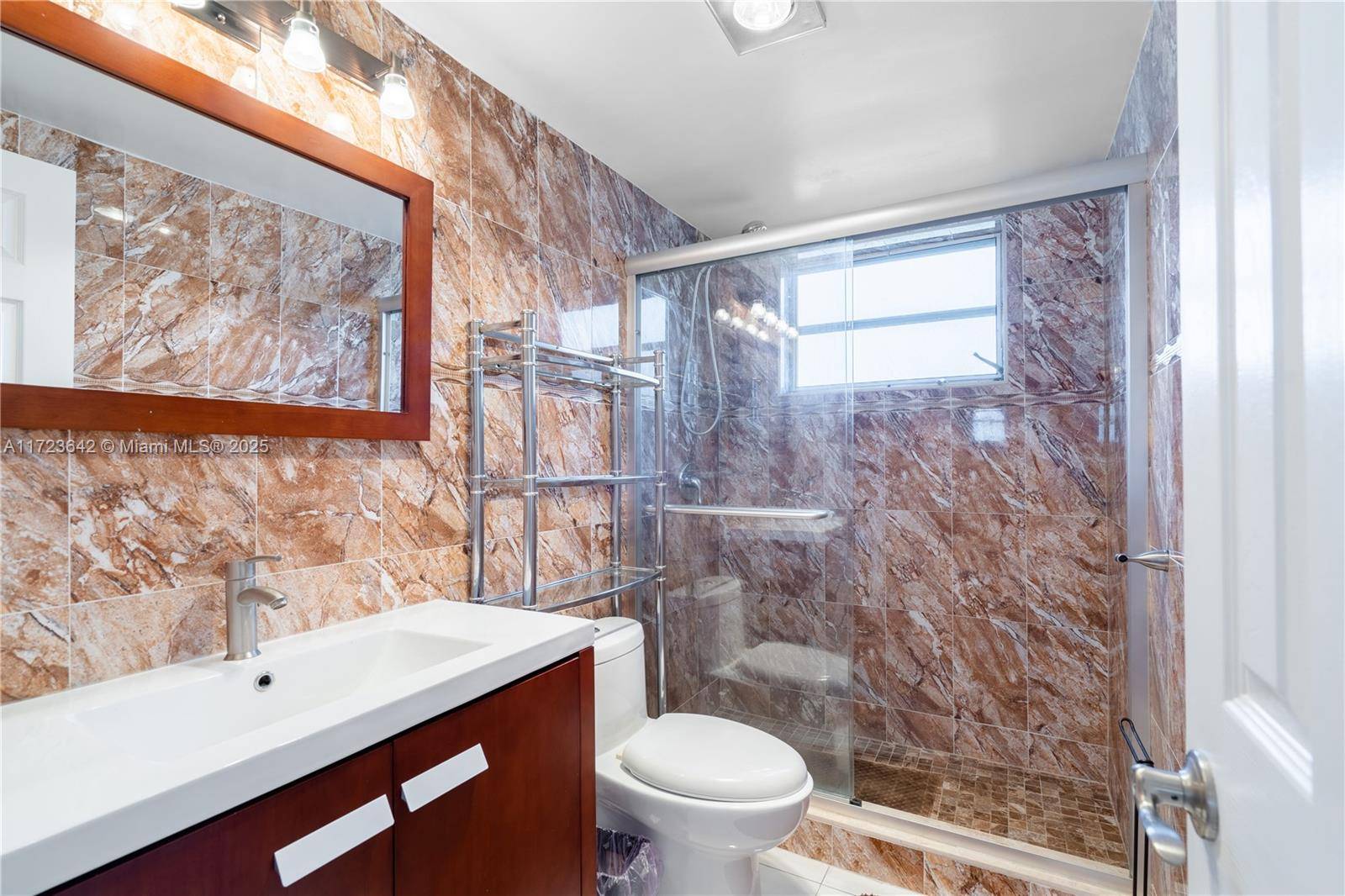 North Miami Beach, FL 33162,16900 NE 14th Ave #201