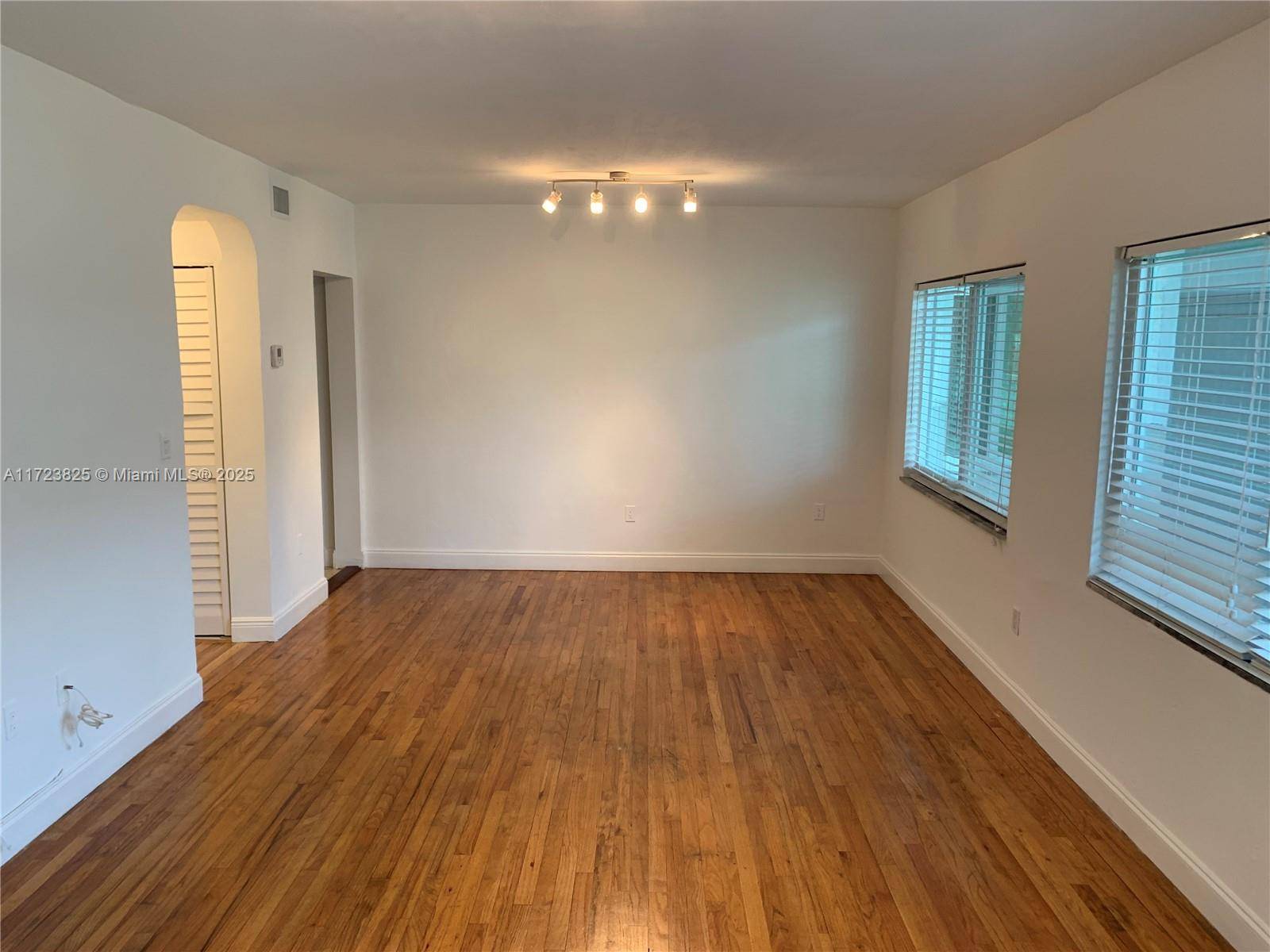 Miami Beach, FL 33141,7207 Bay Dr #4