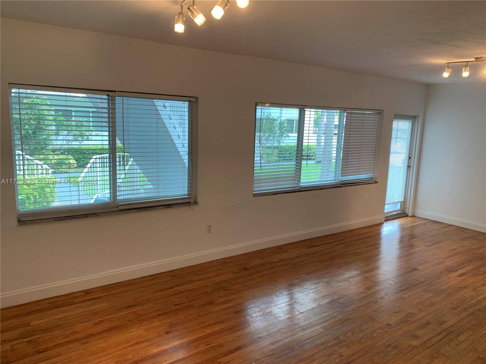 Miami Beach, FL 33141,7207 Bay Dr #4
