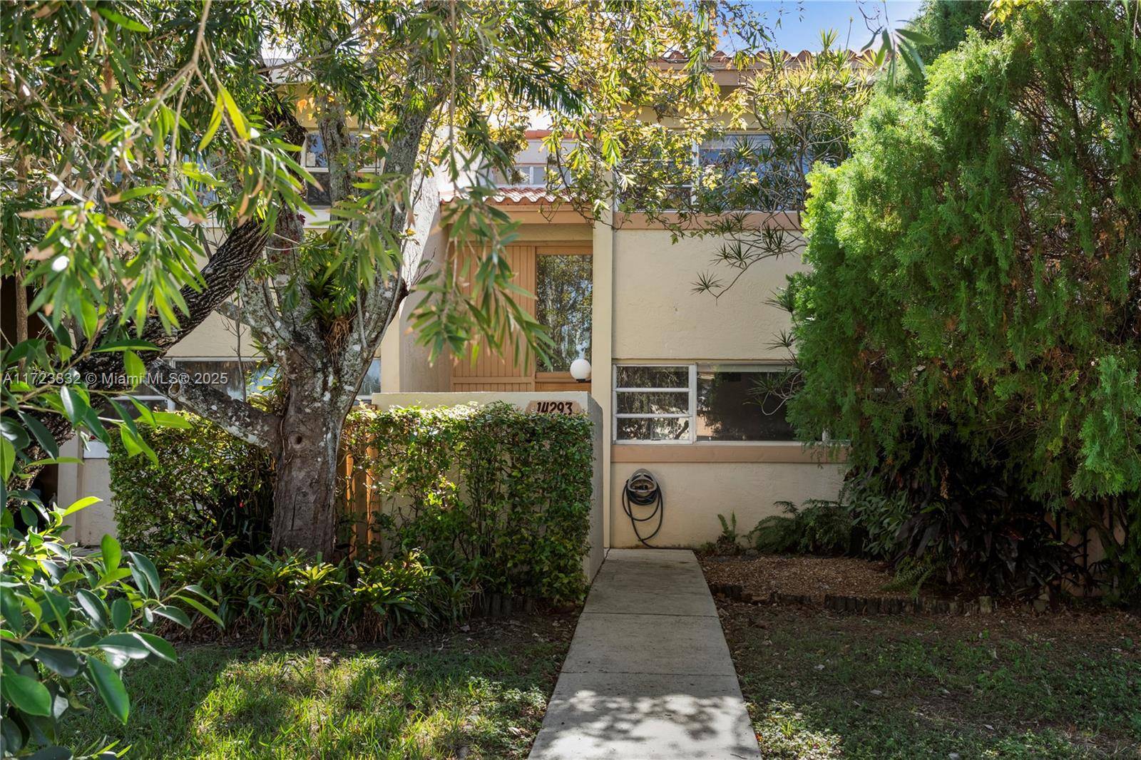 Miami, FL 33183,14293 S Kendale Lakes Cir #14293