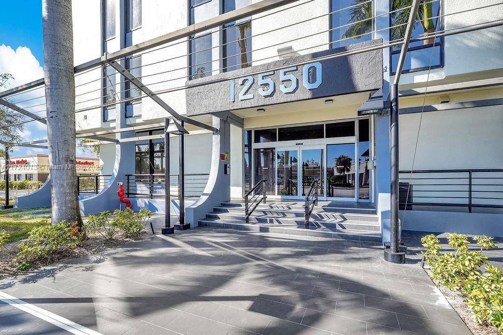 North Miami, FL 33181,12550 Biscayne Blvd #304B