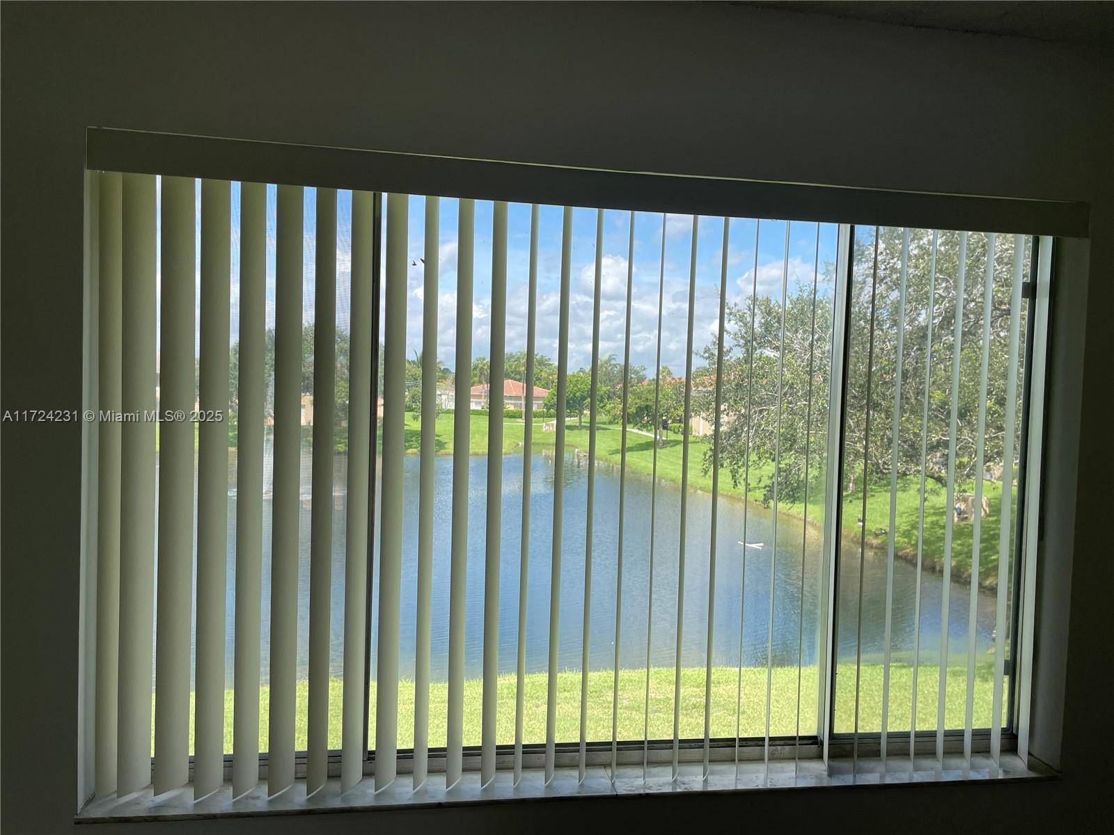 Coral Springs, FL 33071,918 Twin Lakes Dr #8-M