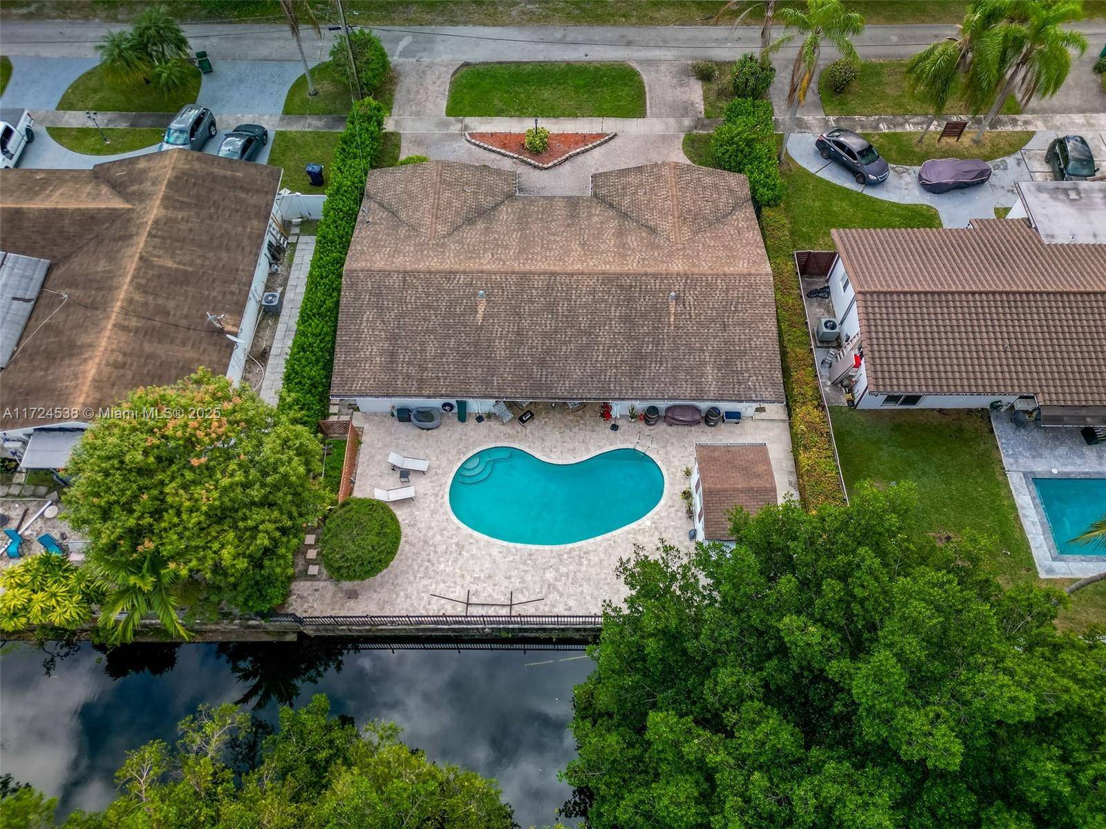 Miami, FL 33180,2325 NE 191st St