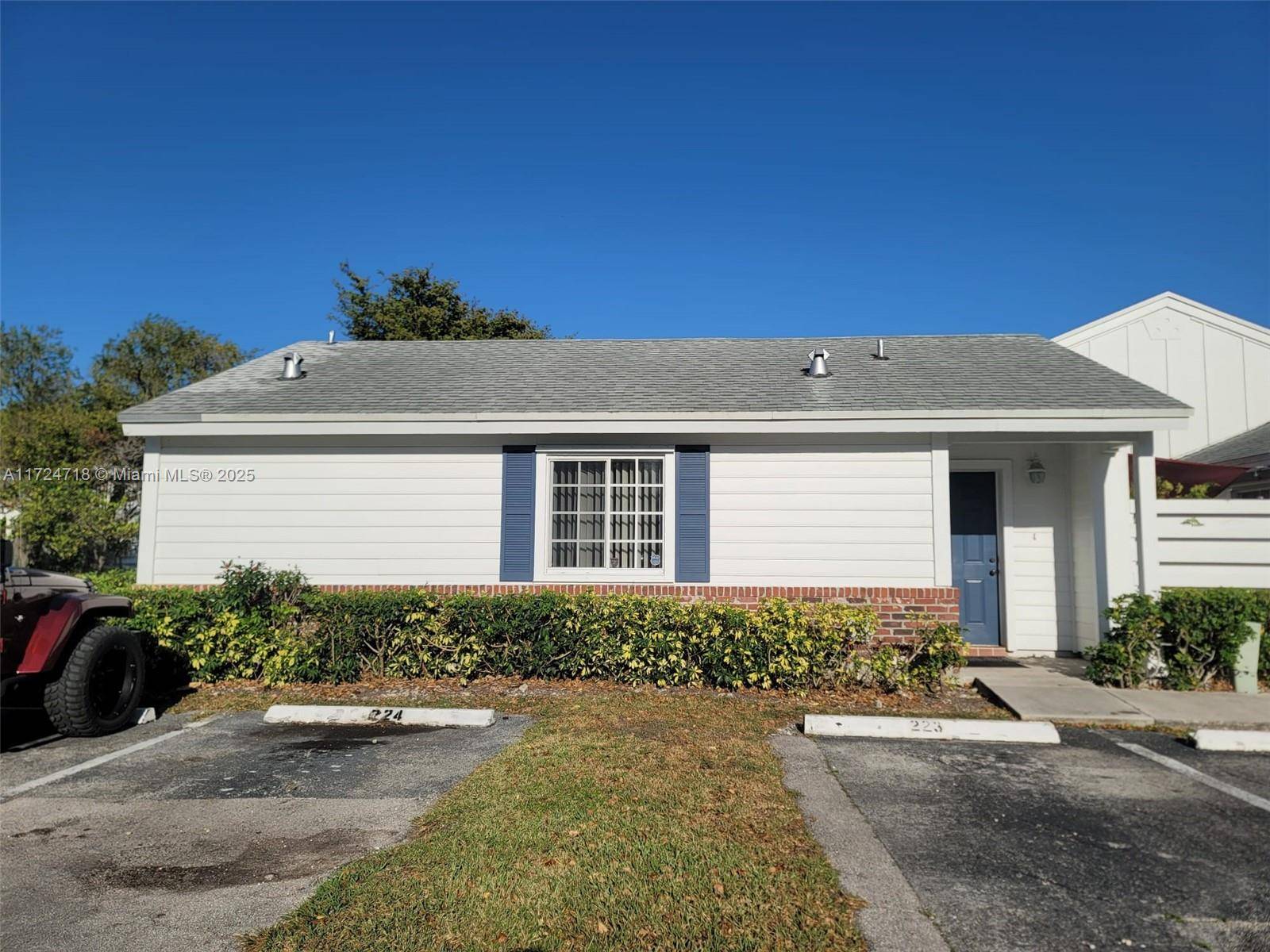 Miami, FL 33186,13790 SW 147th Cir Ln #1-9