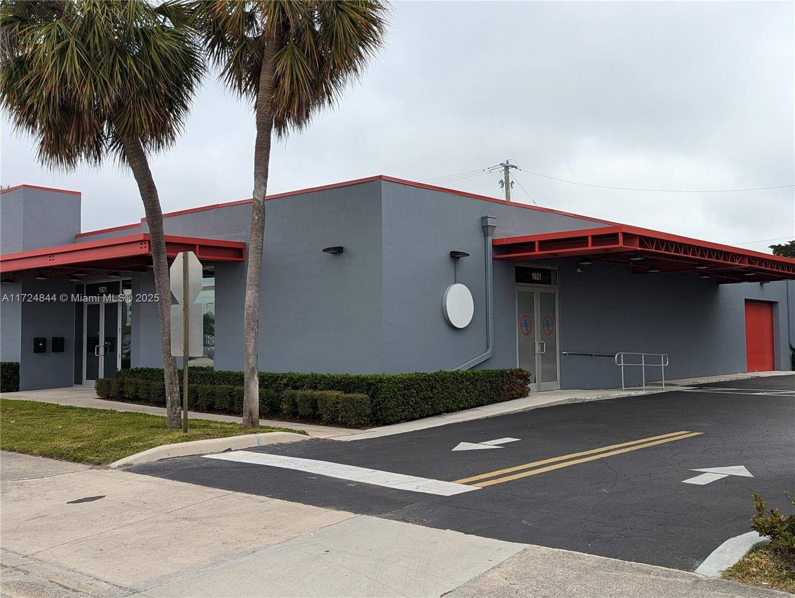 Hollywood, FL 33020,1921 Pembroke Rd