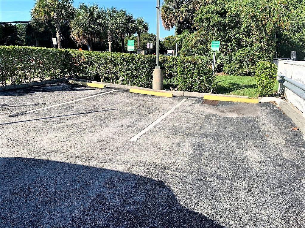 Aventura, FL 33180,3375 N Country Club Dr, Slip 2