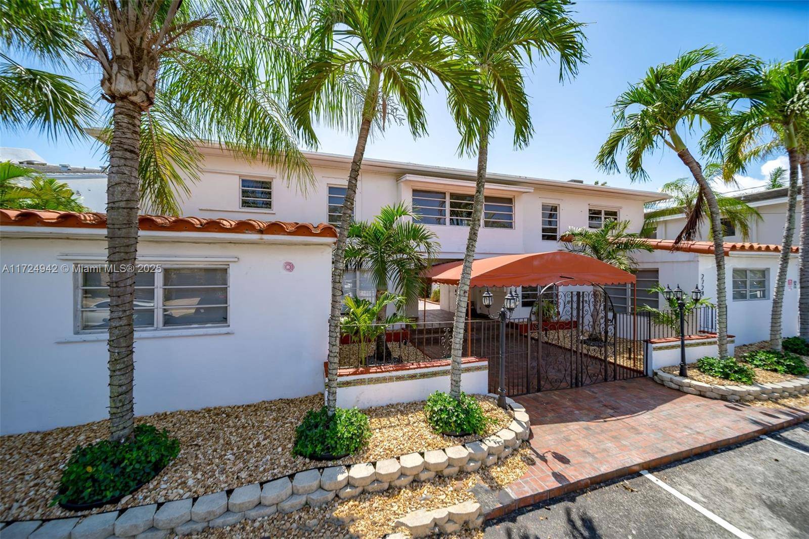 Fort Lauderdale, FL 33304,2724 NE 14th St
