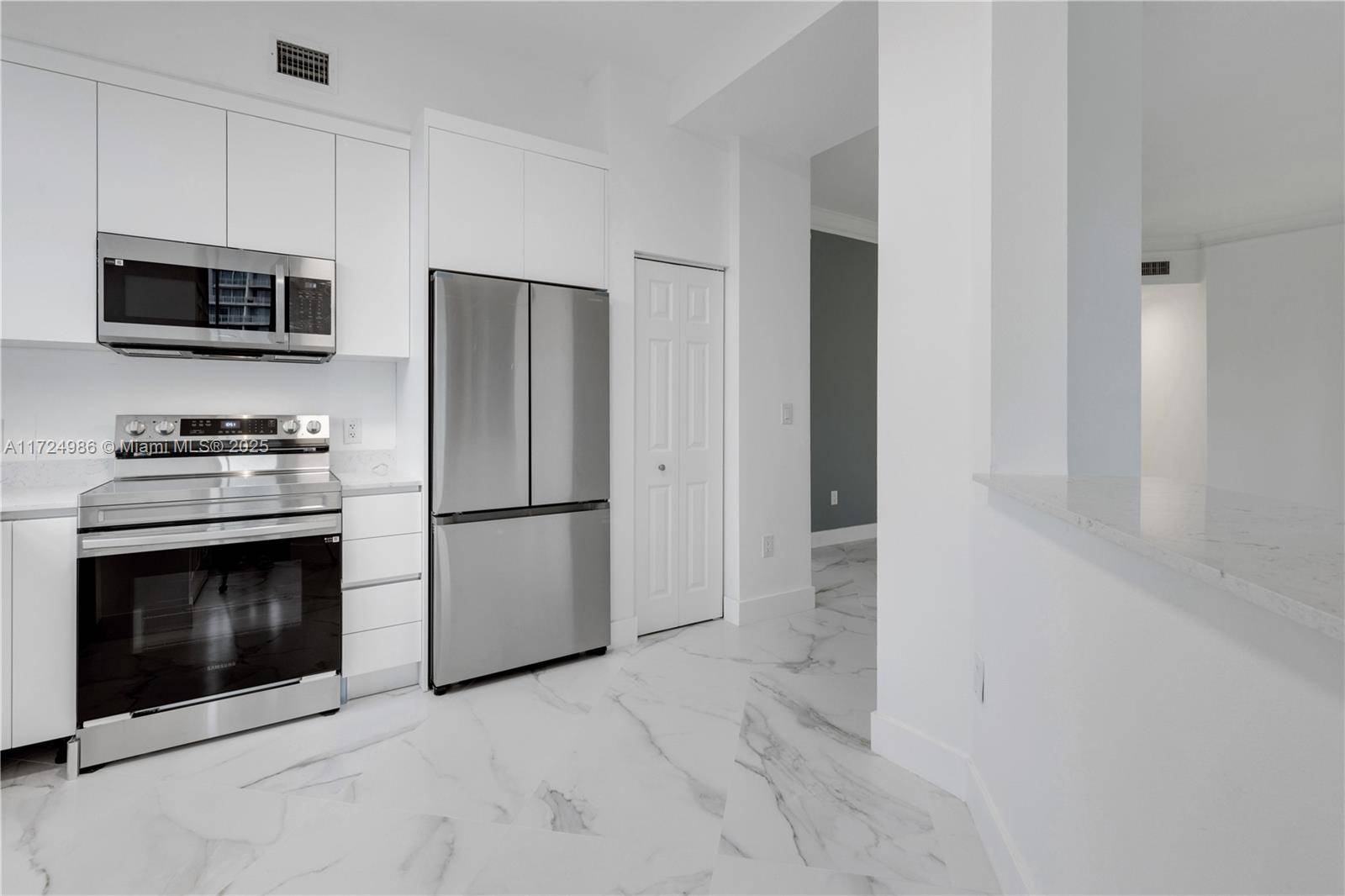 Aventura, FL 33180,3001 NE 185th St #317