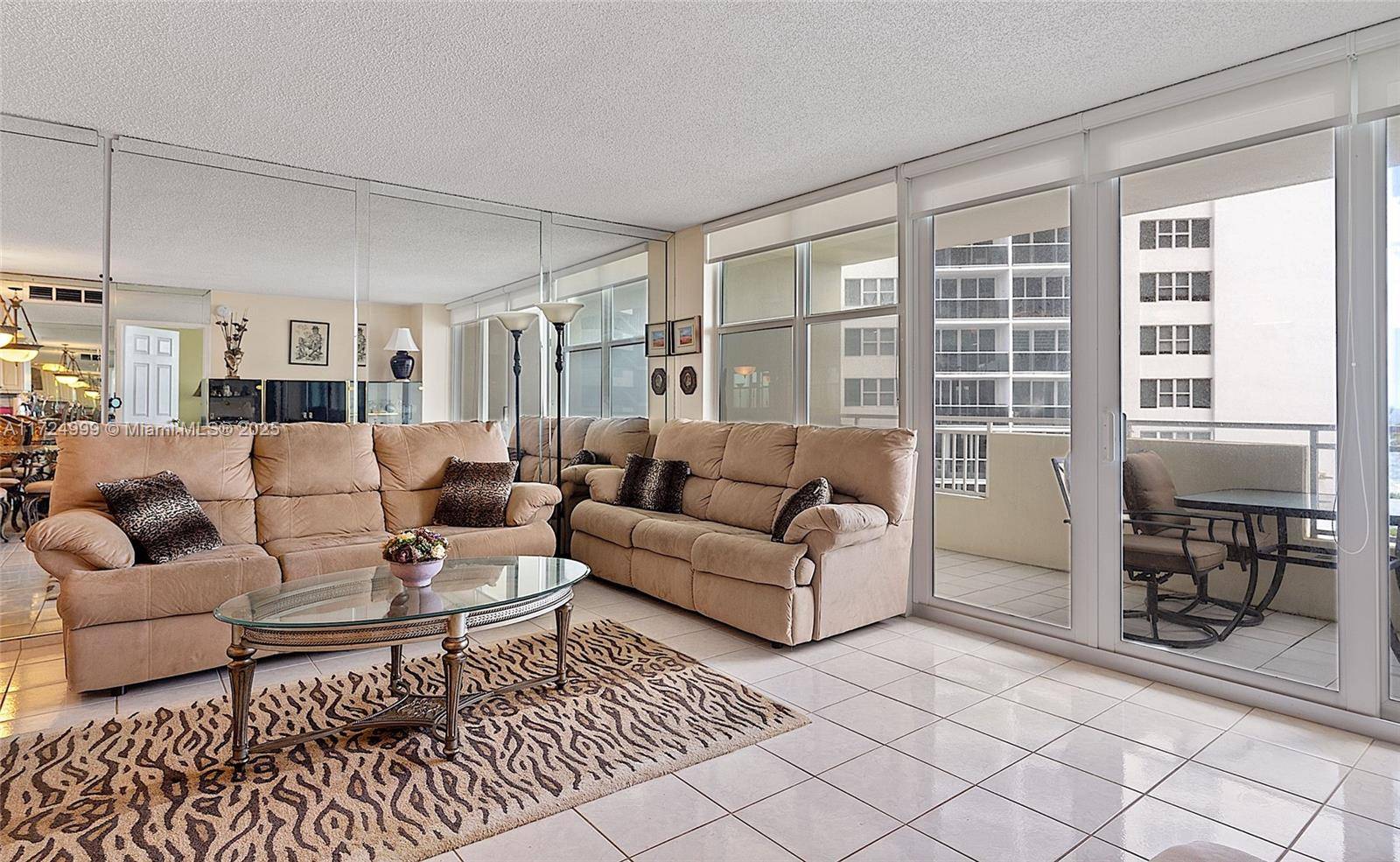 Hallandale Beach, FL 33009,3180 S Ocean Dr #402