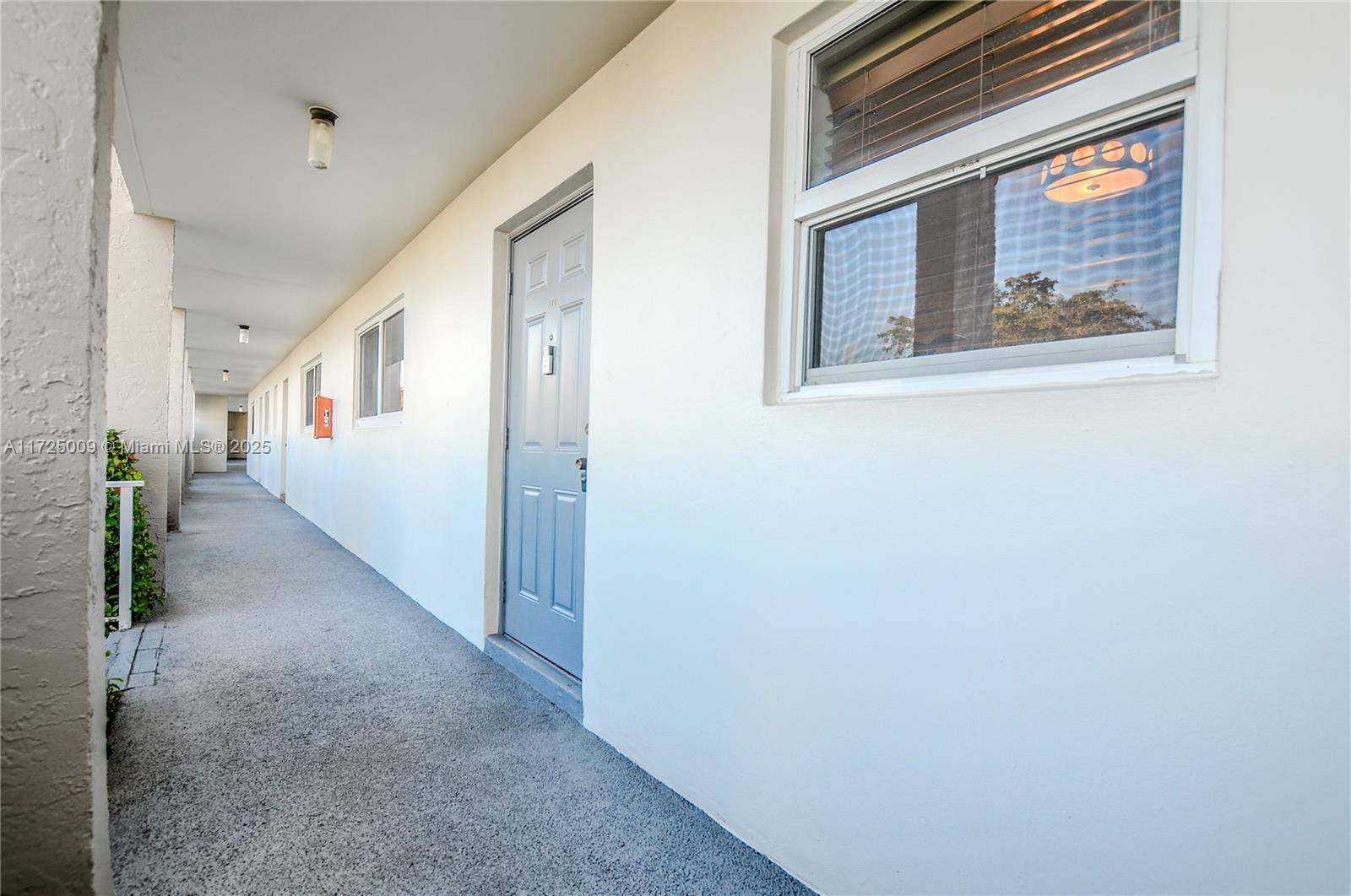 Sunrise, FL 33322,8130 Sunrise Lakes Blvd #111