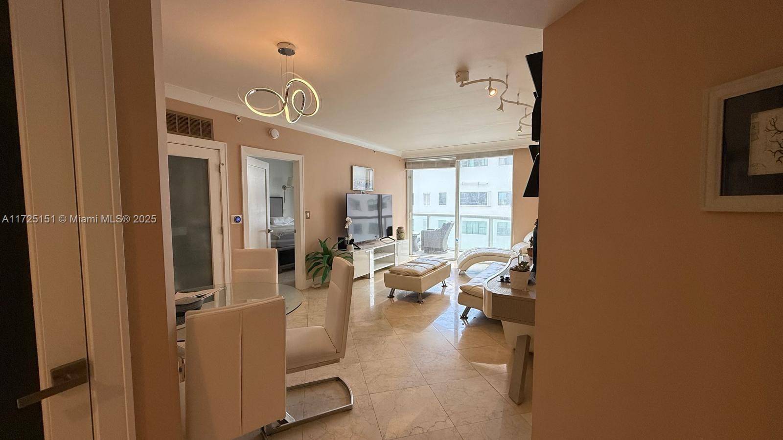 Miami Beach, FL 33141,6365 Collins Ave #906