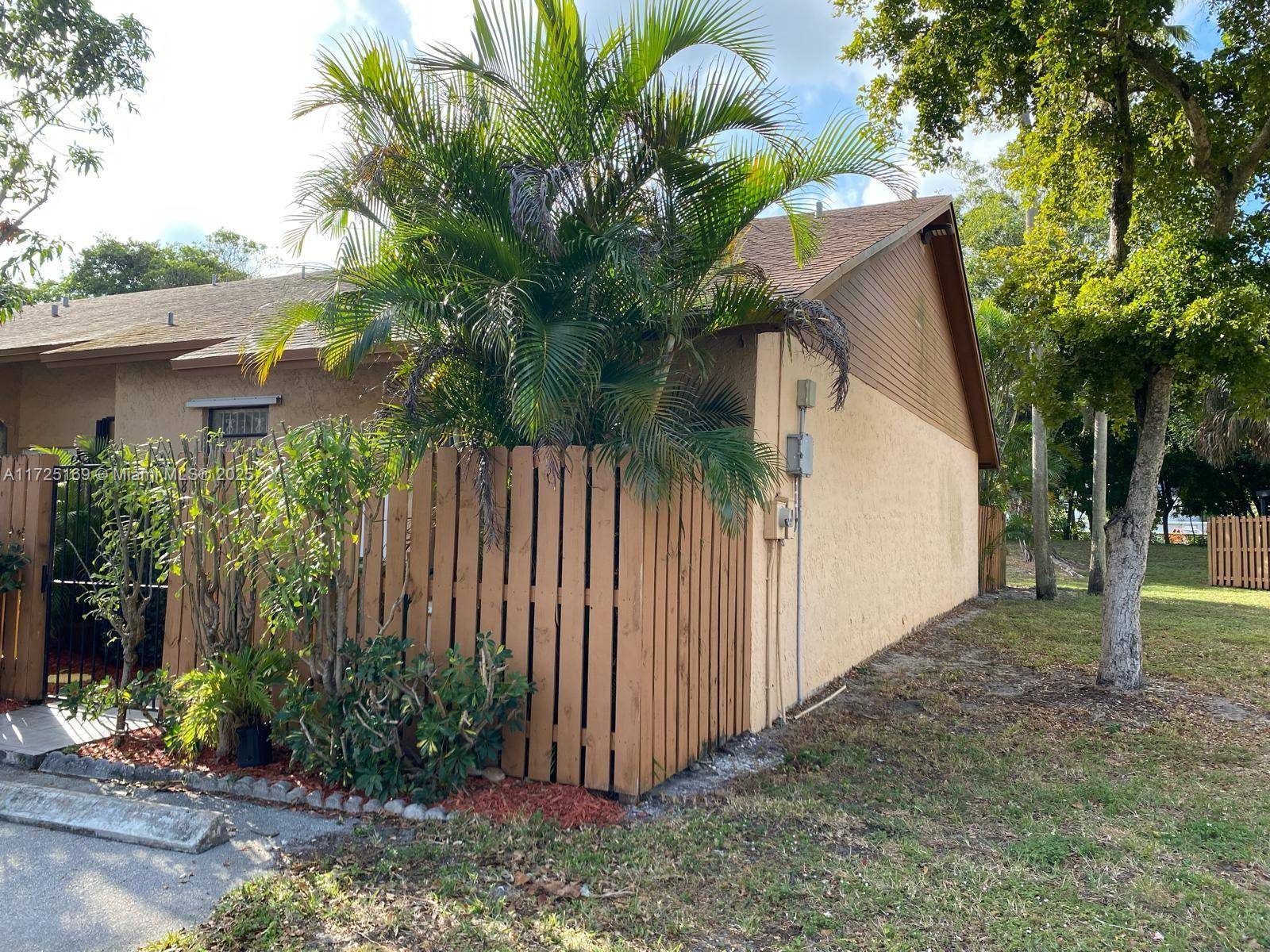 Hialeah, FL 33015,18960 NW 67th Pl #0