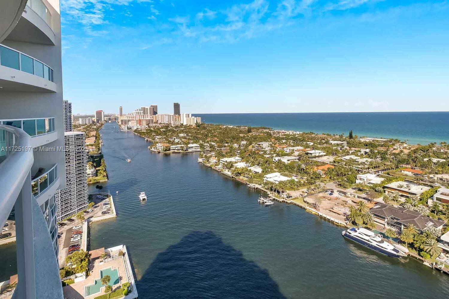Aventura, FL 33180,20201 E Country Club Dr #2705