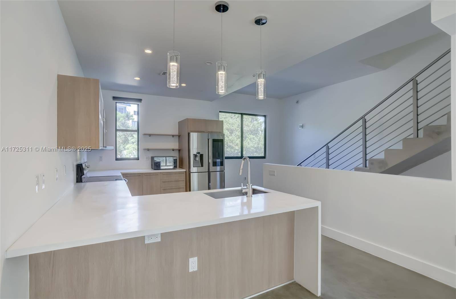 Pompano Beach, FL 33060,406 SE 1st Ct