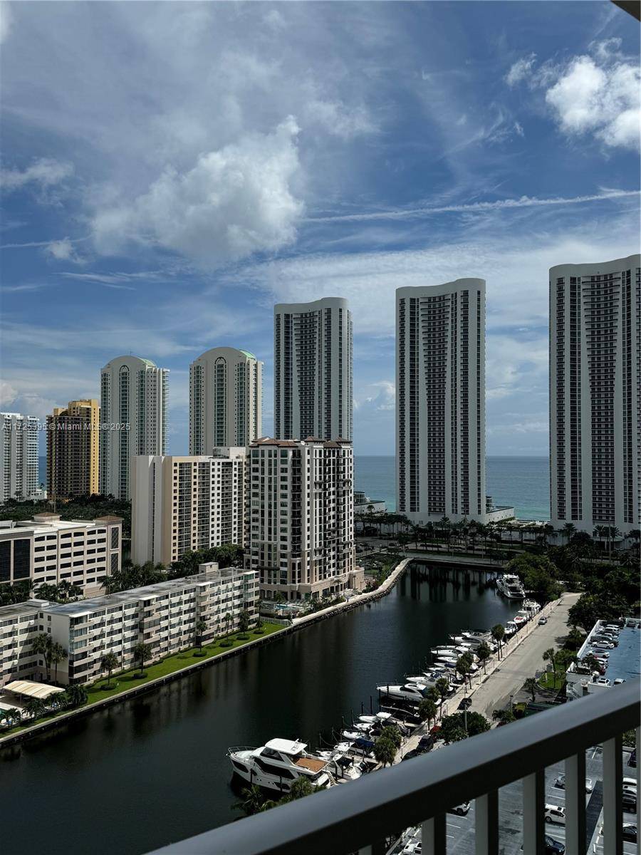 Sunny Isles Beach, FL 33160,300 Bayview Dr #1901